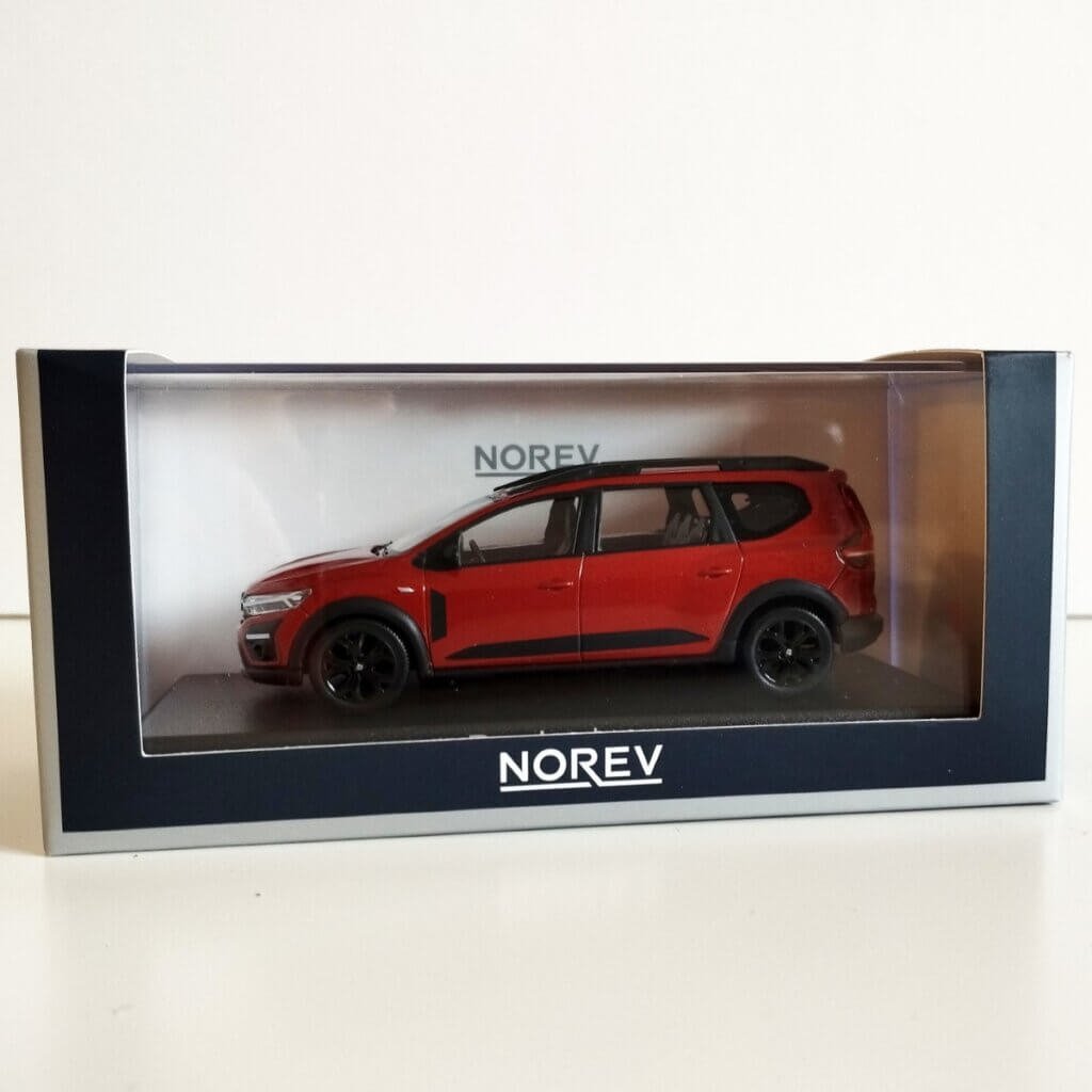 Embalaje del Dacia Jogger 1/43 de Norev